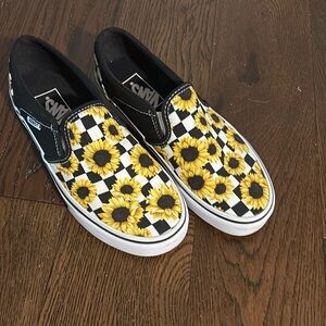 VANS Sunflower Checkered Print Shoes in Size 6.5 Like New!!